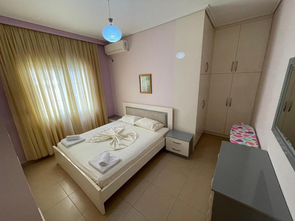 Flower Apartment Sarandë Esterno foto