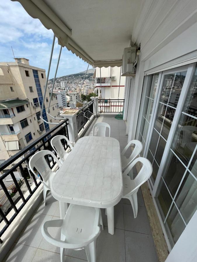 Flower Apartment Sarandë Esterno foto